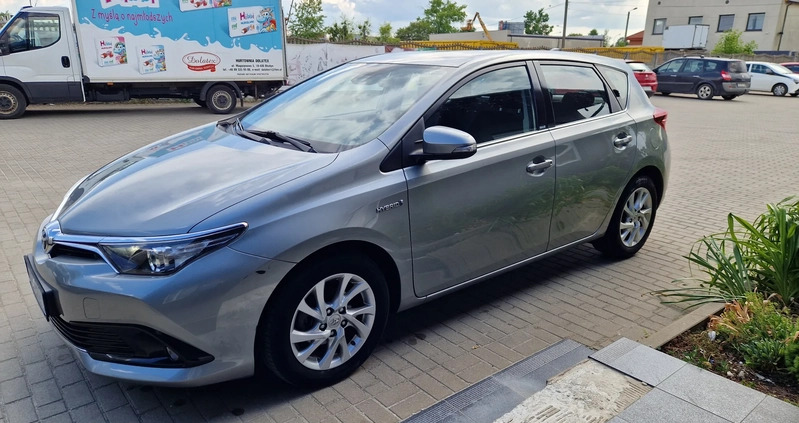 Toyota Auris cena 64900 przebieg: 82000, rok produkcji 2016 z Połaniec małe 172